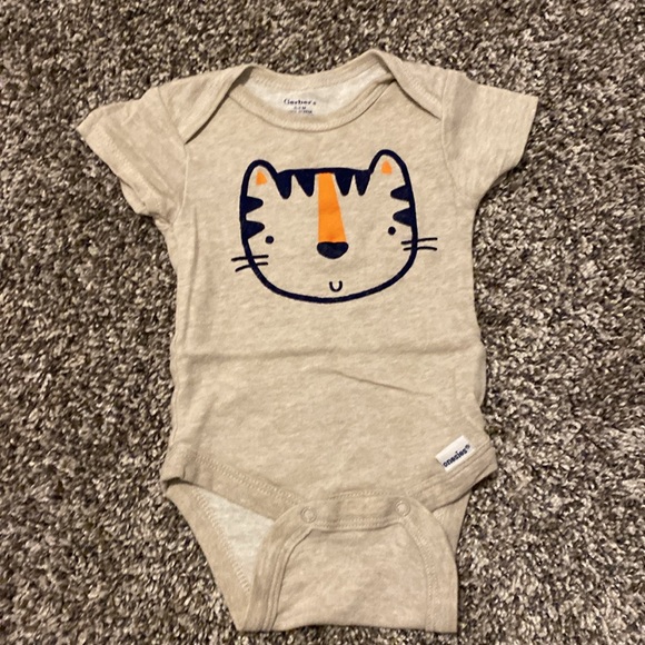 10 Baby Boy Onesies. 1 pair of Pajamas. Size 0-3 month. Gerber Brand. - Picture 10 of 12